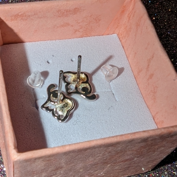 Adorable Small Sterling Silver Baby Elephant Studs Earrings - Picture 8 of 8